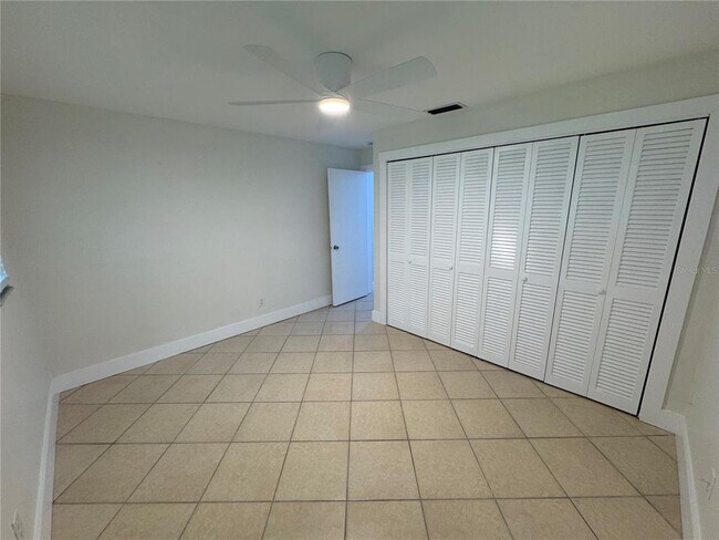 Building Photo - 509 E Park Dr