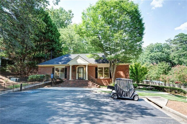 Building Photo - 25309 Plantation Dr NE