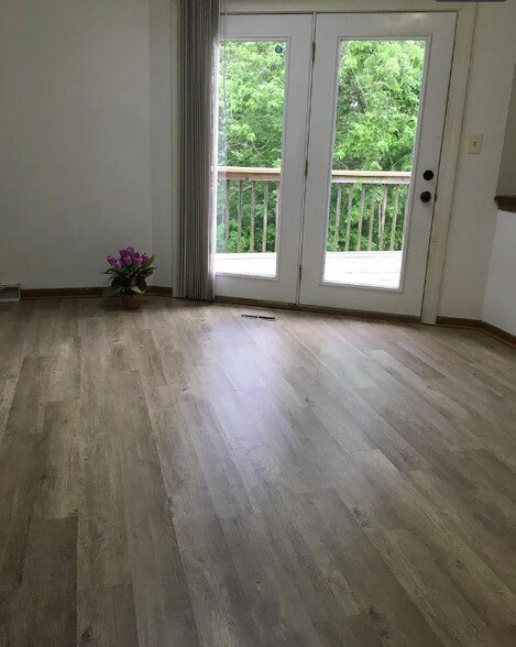 Building Photo - 477 Foxfire Dr