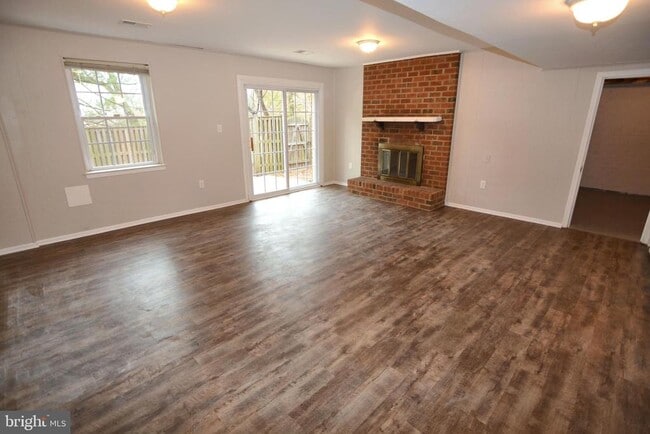 Building Photo - 1666 Albermarle Dr