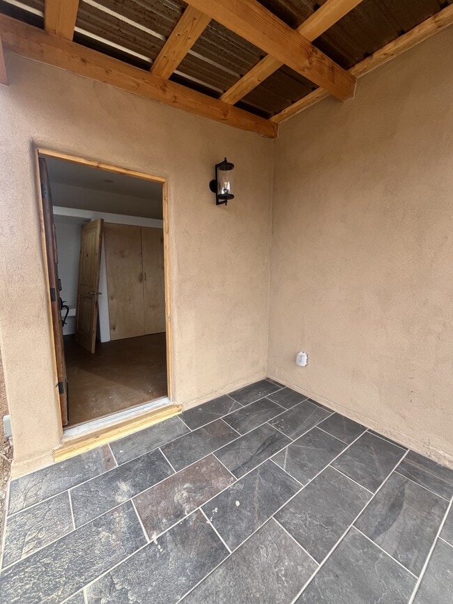 Building Photo - 2 Kincaid Rd