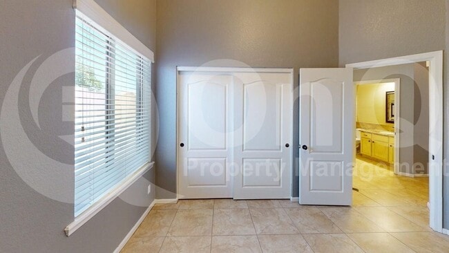 Building Photo - 4413 E Desert Trumpet Rd