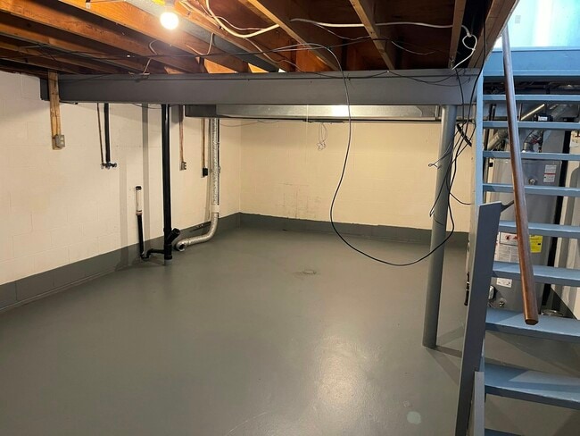 Building Photo - 4163 W Ridge Rd