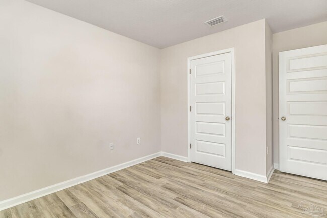 Building Photo - 6323 June Bug Dr