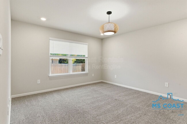 Building Photo - 1042 Enclave Cir