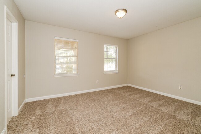 Building Photo - 17327 Rolling Creek Dr