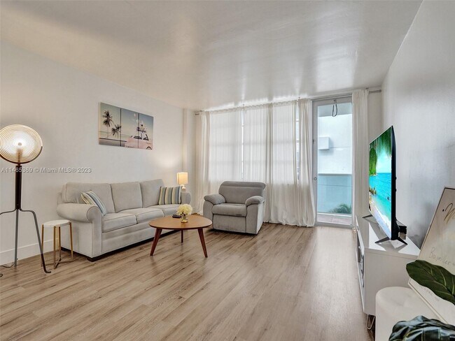 Building Photo - 3725 S Ocean Dr