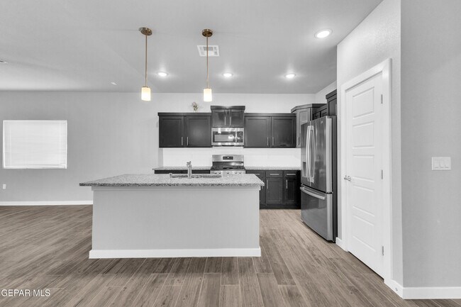 Building Photo - 11364 Santa Barbara