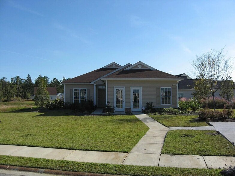 Building Photo - 1 Twin Oaks Pl