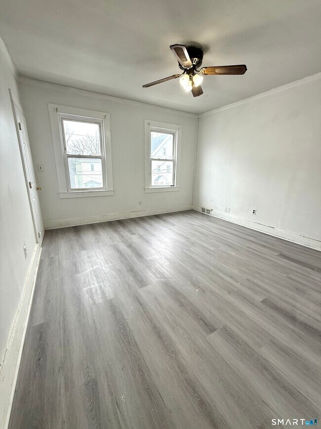 Building Photo - 21 Edgar St