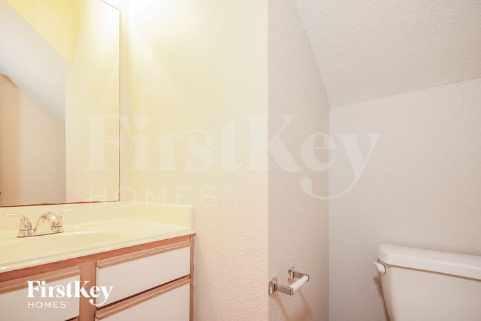 Building Photo - 7223 Foxcrest Ln