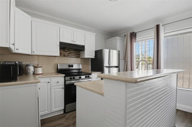 Building Photo - 3380 NW 14th St