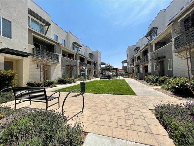 Building Photo - 2836 Tyler Ave