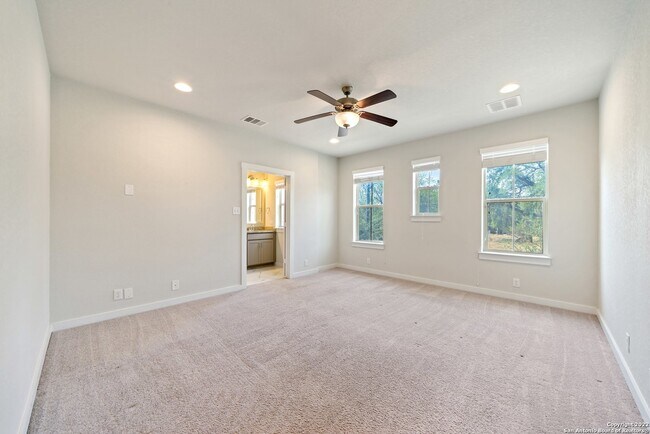 Building Photo - 215 E Courtland Pl