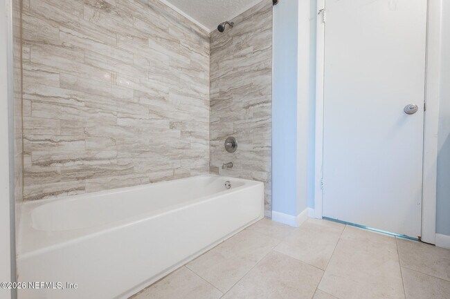 Building Photo - 597 Sturdivant Ave