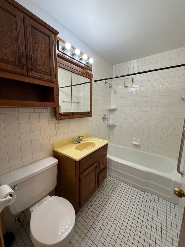 Building Photo - 1954-1956 Hazelwood St