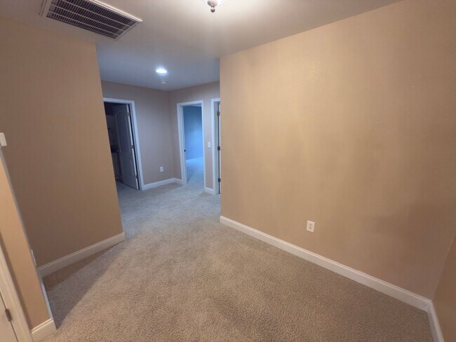 Building Photo - Christiansburg, 3 BR / 2.5 BA, Available Now