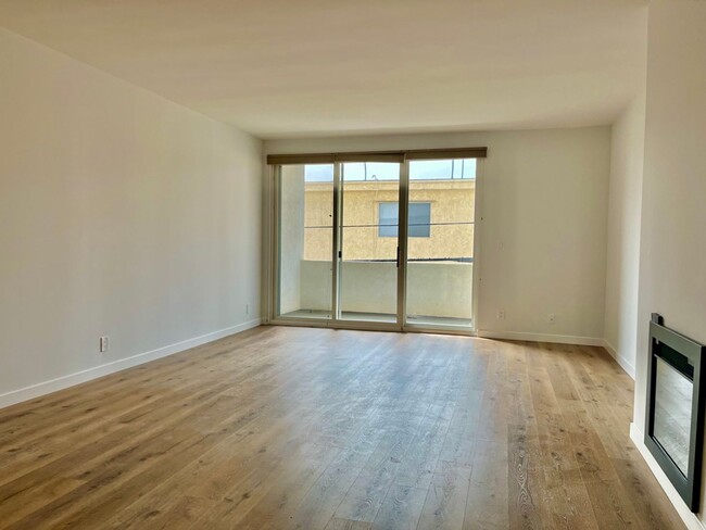 Building Photo - Recently Remodeled Spacious 1Bed/1Bath wit...