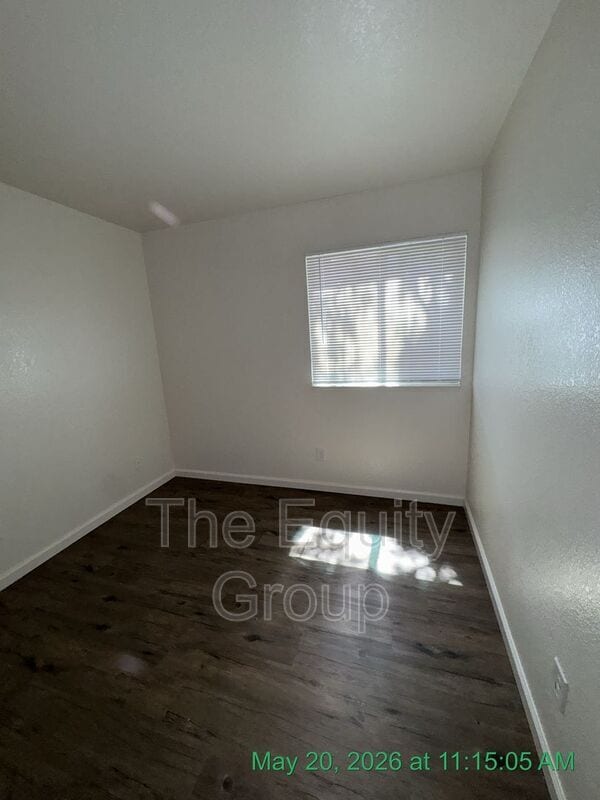 Building Photo - 1326 W Elowin Ave