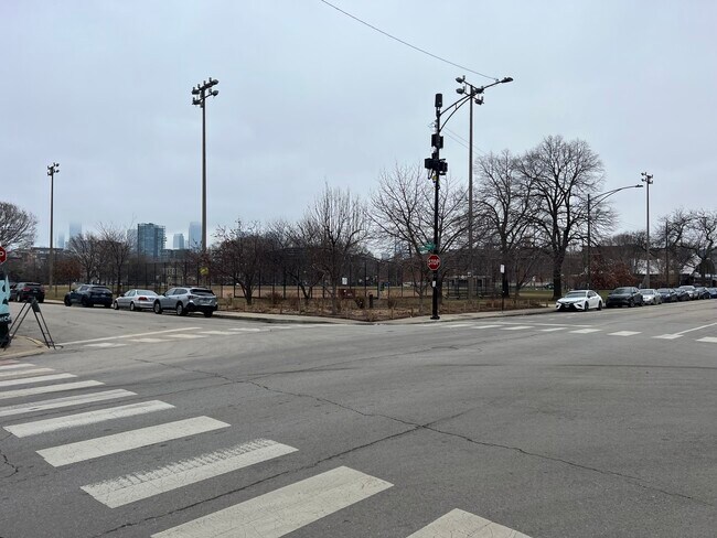 Building Photo - 1400 W Chestnut St