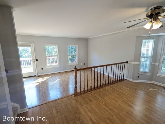 Building Photo - 3 br, 3.5 bath House - 7117 Gresham Court ...