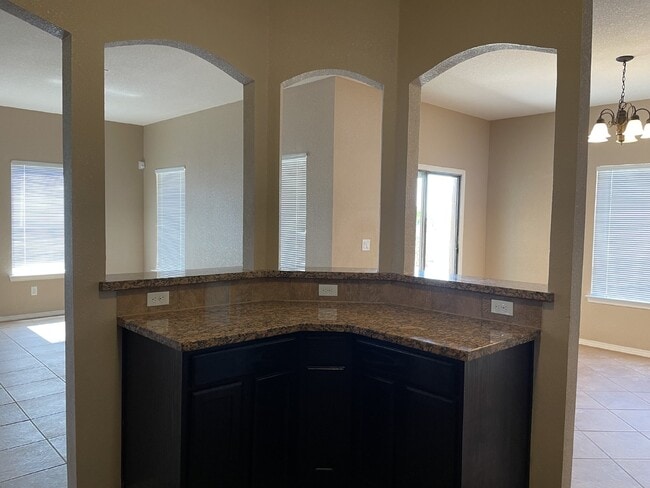 Building Photo - 12960 Cozy Cove Ave