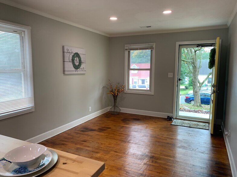 Living room - 4310 Cornell Ave