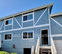 Building Photo - 1178 Cypress Ave