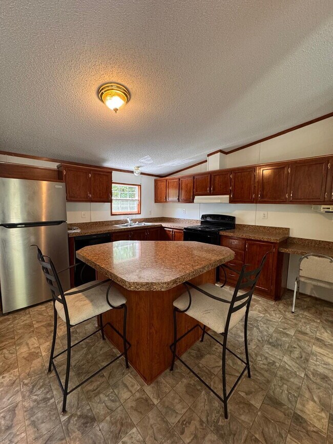 Building Photo - Spacious 3-Bed, 2-Bath Home in Greenville ...