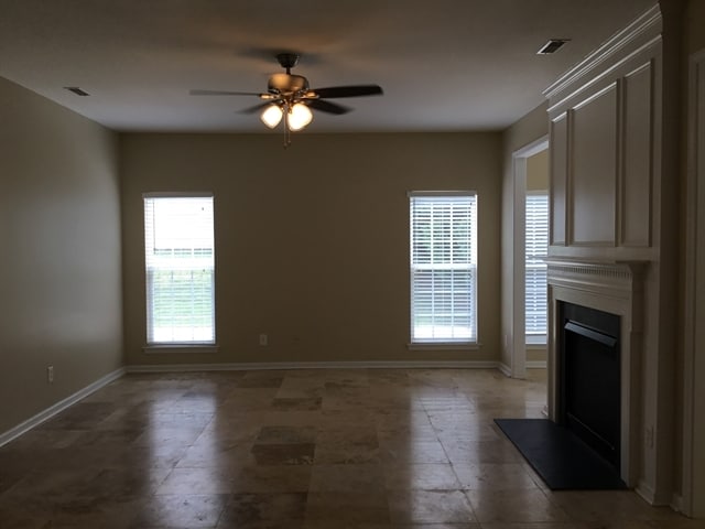 Building Photo - 1009 Yarrow St