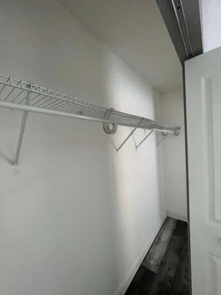 Building Photo - 2460 NW 33rd St