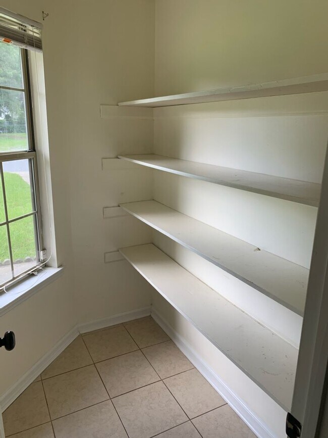 Building Photo - 706 Timber Ridge Trail