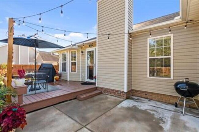 Building Photo - 600 S Buckeye Dr