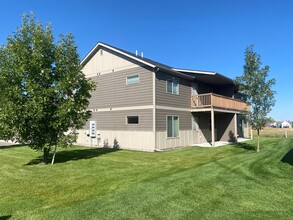 Building Photo - 171 Talon Way