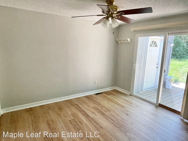 Building Photo - 3 br, 1.5 bath House - 11721 Roosevelt Way NE