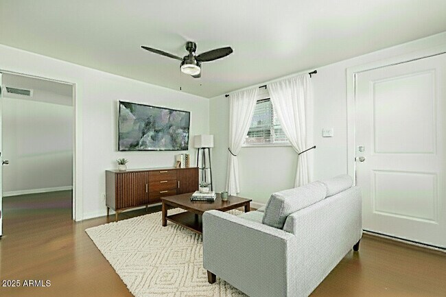 Primary Photo - 616 S Bellview