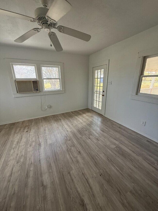 Building Photo - 8315 Fm 327