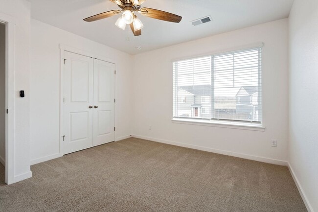 Building Photo - Ideally Located Modern 4-Bedroom Home