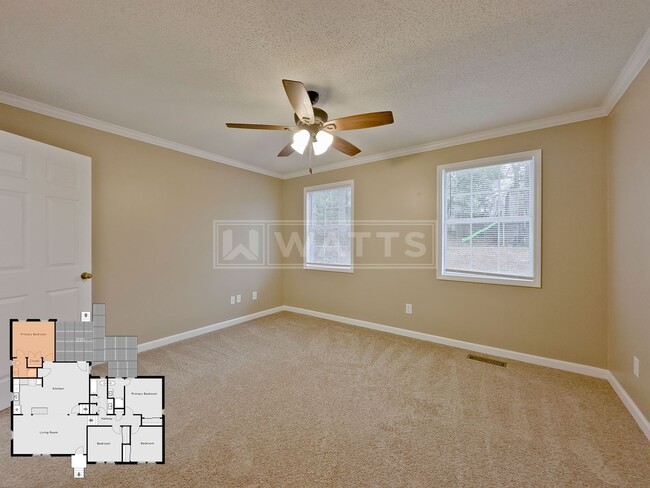 Building Photo - Great 4 Bedroom Split-Level Home in Heart of Hoover