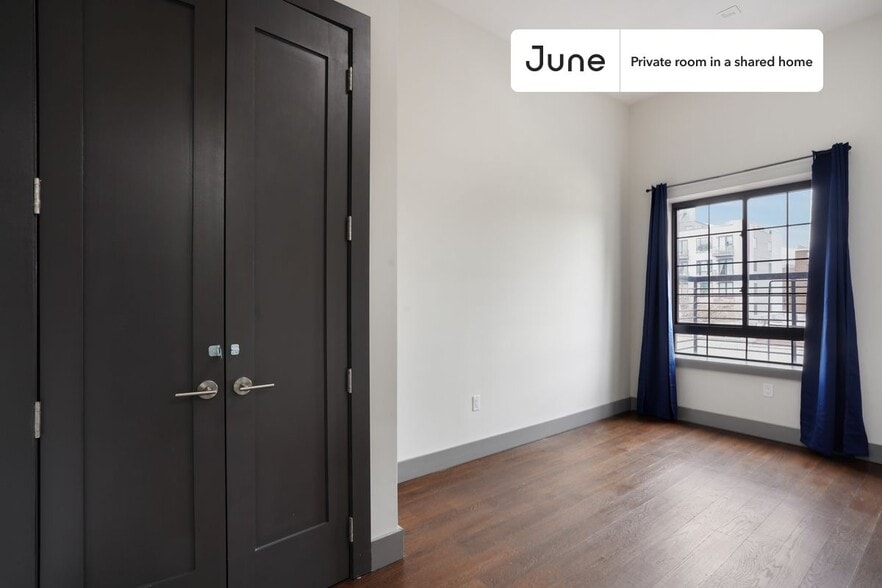 Building Photo - Room in Shared 4 bed/2 bath home