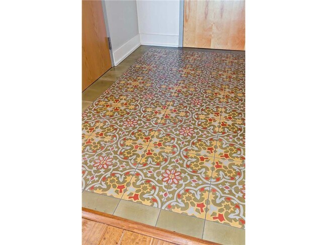 Building Photo - 2929 Chicago Ave