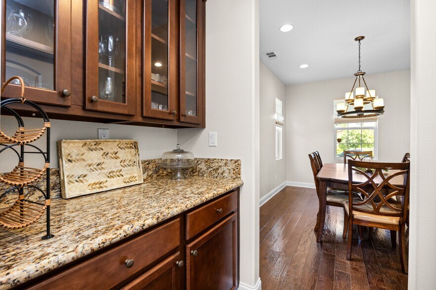 Building Photo - 25589 Foxglove Ln
