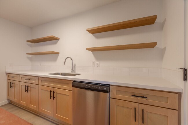 Building Photo - Crowne Pointe Apartment Homes