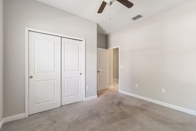Building Photo - Spacious 4 bed, 3 Bath Terra Bella Home fo...