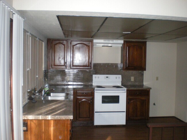 Building Photo - 15803 Samoa Way