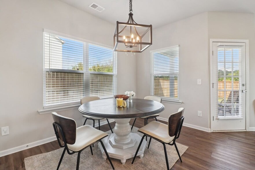 Building Photo - 3890 Clarington Dr