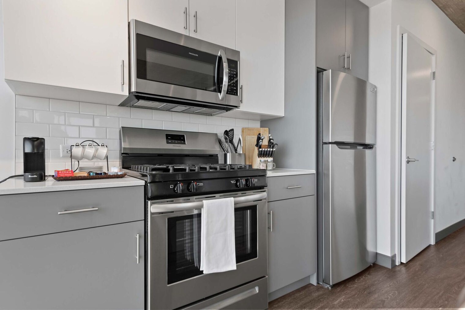 Building Photo - 168 N Elizabeth St