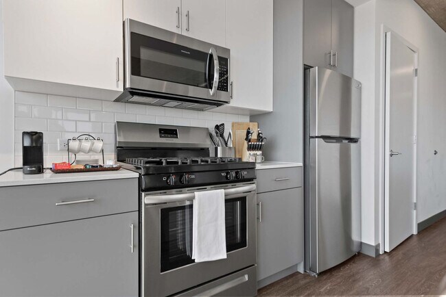 Building Photo - 1314 W Randolph St