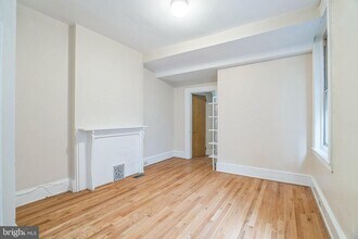 Building Photo - 257 S 21st St