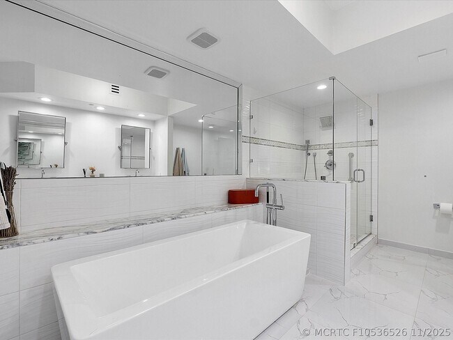Building Photo - 3100 N Ocean Blvd